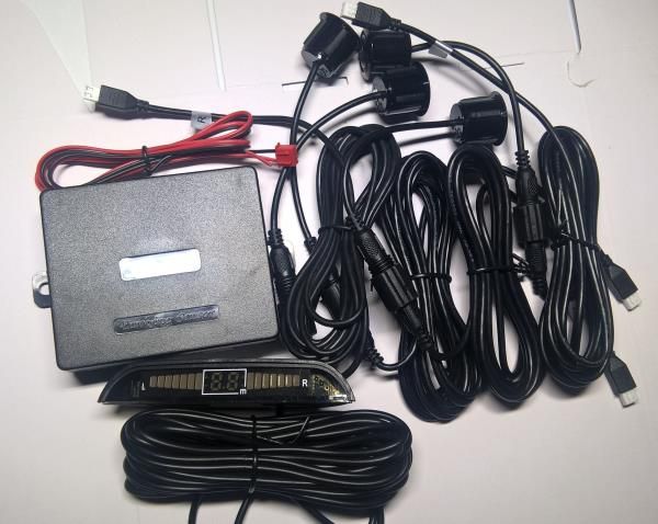 4610--4610 Czujniki Parkowania 4WGDane techniczne:wyświetlacz LED4 sensory 19mm z blaszkami lub 18,5 gumkami (złącza serwisowe)posiada regulacje czułości