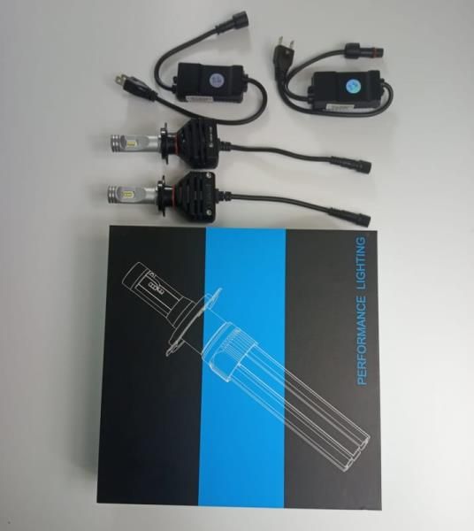 4600--Dane techniczne:Żar&amp;oacute;wki ledowe H7Homologacja12V-24V4000LMIP65Rodzaj diod: LUXEON ZES, 6000KŻywotność do 50000 godzinTemperatura pracy -45C - +120C