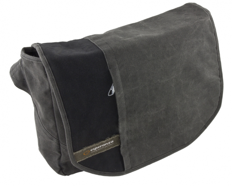 ESP-ET177--ET177 Torba na laptop młodzieżowa 15.6" Bari EsperanzaElegancka, młodzieżowa, zamykana na zamek, bardzo lekka torba na laptop o wielkości do 15,6&amp;rdquo;. Wykonana jest z wysokiej jakości materiału. Ścianki boczne komory notebooka są od w