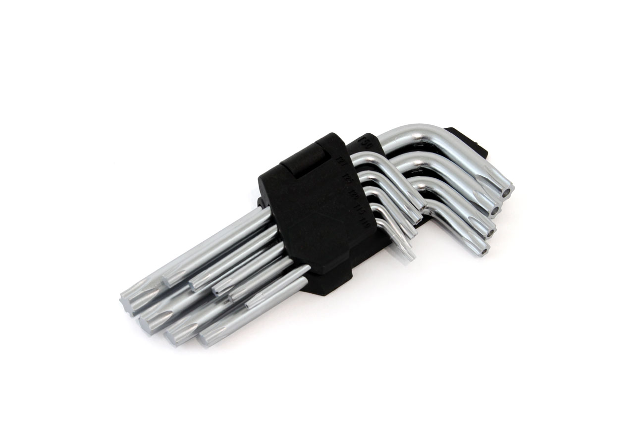 AMI-01040--Zestaw sześciokątnych torxów z otworem o dł. 125mm obustronnych idealnych do pracy w trudno dostępnych miejscach. Charakterystyka: Zapakowany w praktyczny organizer z przegródkami, który ułatwia wyszukanie odpowiedniego torxa. Klucze sześciokątne tor