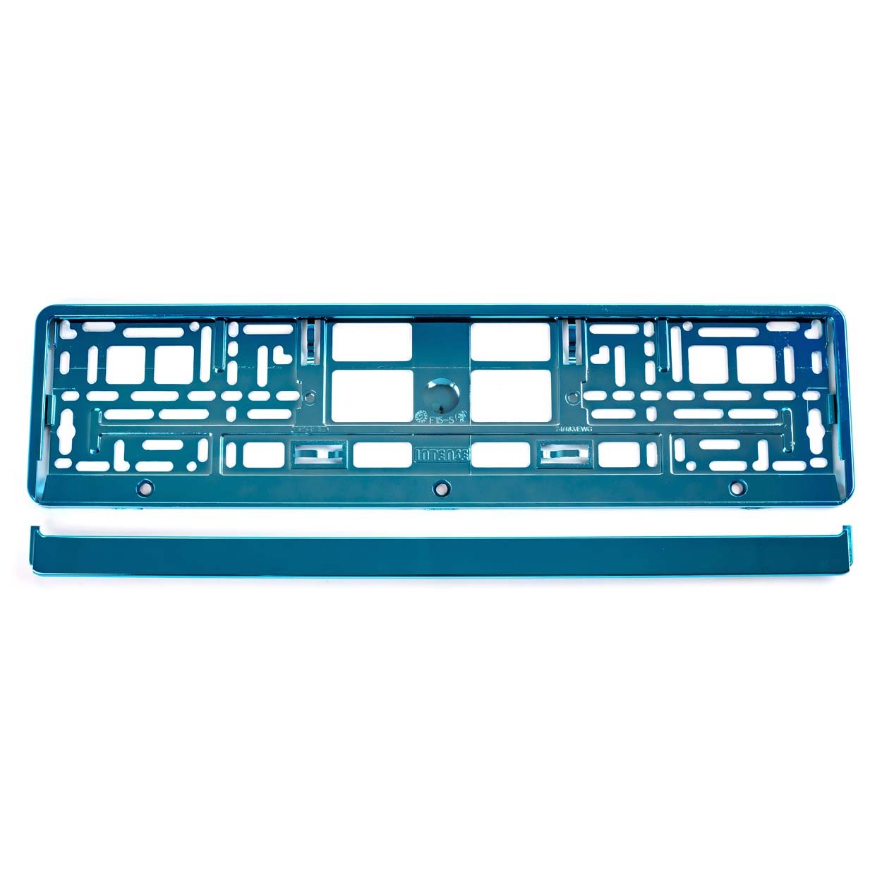 AMI-71457/01170T--Ramka tablicy rejestracyjnej metalizowana kolor turkusowy. Świetnie wykonana ramka do montażu tablicy rejestracyjnej pojazdu posiadająca wszystkie wymagane atesty. Najwyższej jakości tworzywo jest bardzo elastyczne, niełamliwe podczas montażu, odporn