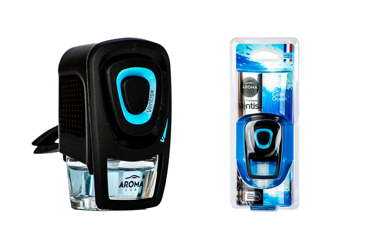 AMI-A92914--Odświeżacz powietrza w kratkę nawiewu, który urzeknie Cię intensywnością swojego zapachu. AROMA CAR VENTIS - Poczuj zapach luksusu i wybierz się w niezapomnianą podróż pełną magii! Intensywny aromat naszego odświeżacza zagwarantuje, że rutyna zniknie