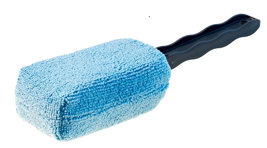 AMI-T09791/T09790--Bardzo wydajna polerka do czyszczenia felg i karoserii obszyta mikrofibrą. Nie pozostawia zarysowań! Polerka charakteryzuje się wysokiej jakości materiałem, ma ergonomiczny kształt ? idealny do polerowania felg. Długość: 28 cm.