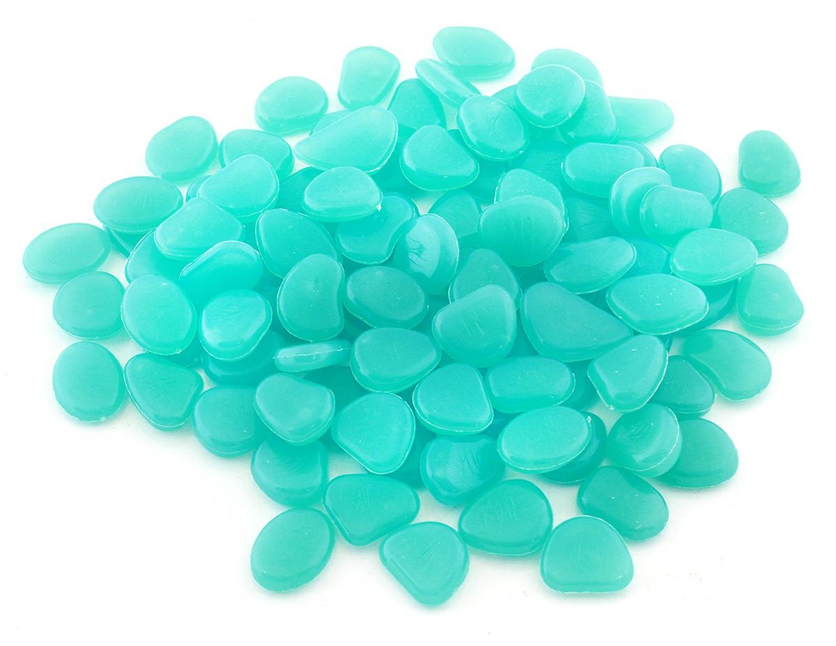 AG653A--Wspaniałe, świecące kamienie wykonane ze specjalnego tworzywa (polistyrenu), który "nasyca się" światłem w ciągu dnia i oddaje je w nocy. Dzięki właściwościom fluorescencyjnym, kamyczki wytwarzają charakterystyczny blask, który sprawia nies