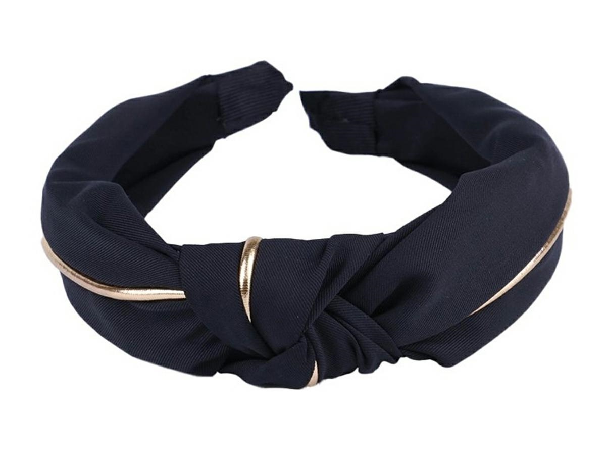 BQ47E--Satynowa opaska na głowę z węzłem. Charakterystyczny kształt typu turban.Cechy i specyfikacja produktu:Satynowa opaska do włos&amp;oacute;w z węzłem.Charakterystyczny kształt typu turban.Materiał: tworzywo sztuczneRozmiar: uniwersalnySzerokość: 5
