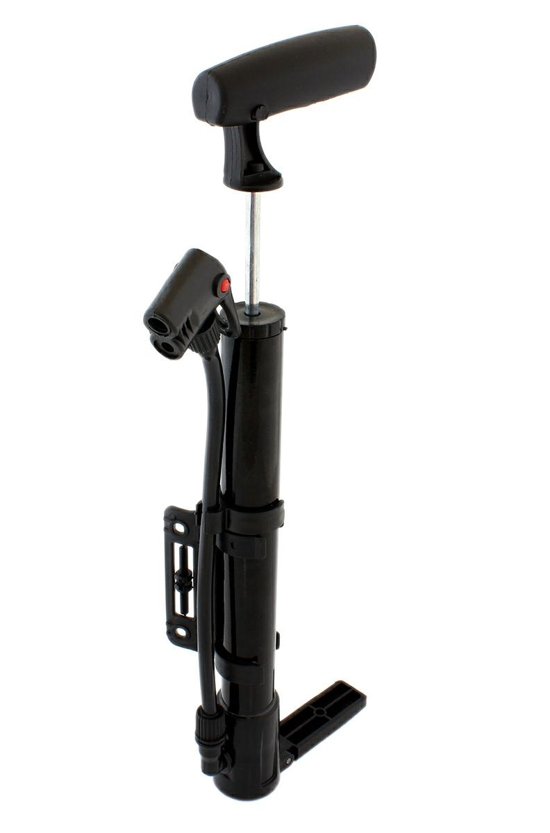 RW22--Metalowa, nożna pompka rowerowa z dodatkowymi, wymiennymi końc&amp;oacute;wkami w zestawie! Doskonale nadaje się r&amp;oacute;wnież do pompowania materacy, piłek czy ponton&amp;oacute;w. Końc&amp;oacute;wka węża wyposażona została w s