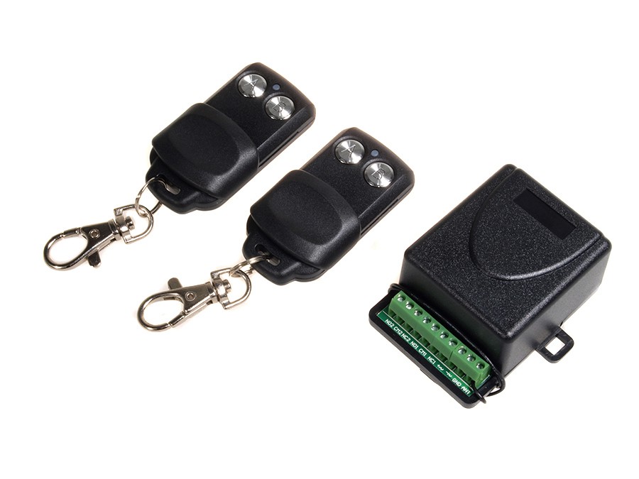 CEN-38149--MCE88 Sterownik radiowy 2 kanały, 2 piloty, do alarmu, garażu, stały kodUniwersalny 2 kanałowy sterownik radiowy firmy Maclean. Zestaw sterownika radiowego zapewnia uniwersalne rozwiązanie do sterowania systemami alarmowymi, automatycznie otwieranymi