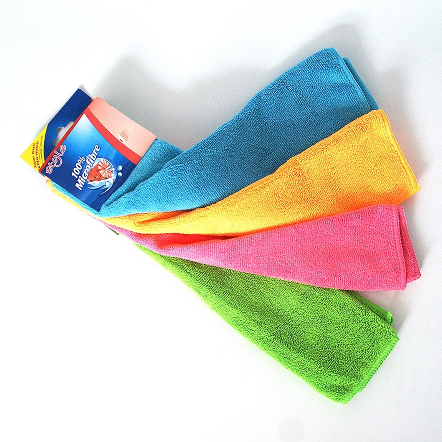 CEN-54901--"Na mokro lub na sucho - wybór należy do Ciebie"Nowa ścierka Style sprawi, że sprzątanie będzie jeszcze łatwiejsze i efektywniejsze, a wszystko to bez użycia dodatkowych detergentów.Komplet zawiera 4 ściereczki w różnych kolorach :- turkuso