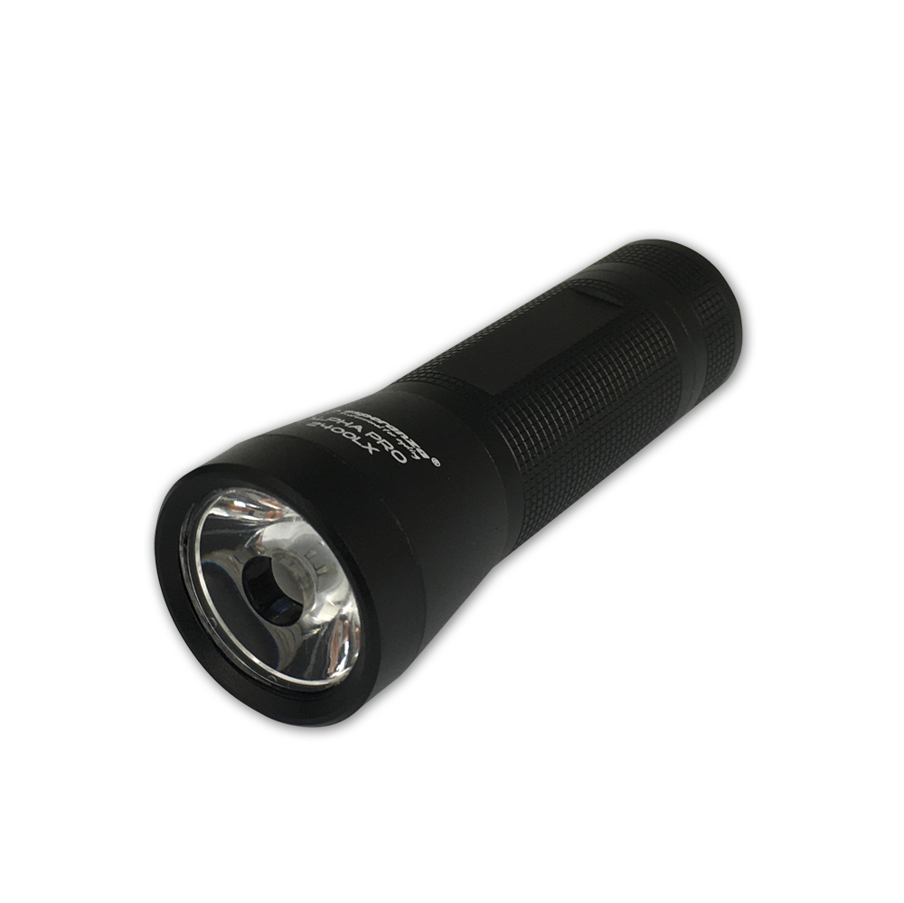ESP-EOT057--2 w 1 profesjonalna lampka rowerowa i latarka Esperanza ALPHA PRO 2400 LX posiada mocną białą diodę LED, emitujące silne światło o mocy 2400 lx w trybie MAX. Super mocne światło r&amp;oacute;wnomiernie doświetli drogę w odległości do 200 m przed 