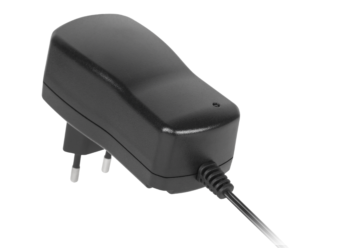 LEC-URZ1187--Maksymalny prąd: 1500 mANapięcie wyjściowe: 3 / 4,5 / 5 / 6 / 7,5 / 9 / 12 V DCNapięcie wejściowe: 230 V; 50 Hz Moc: 26 WPolaryzacja dodatnia (plus w środku)6 uniwersalnych wtyczek DC: 3,5x1,35 / 5,5x2,1 / 5,5x2,5 / 2,35x0,7 / 4,0x1,7 / 2,5 monoKontr