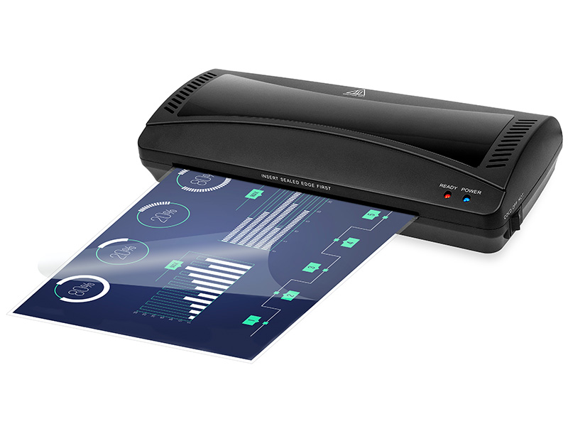 TRANIS42003--Laminator Tracer TRL-A4Laminowanie pozwala przedłużyć żywotność dokumentów, zabezpieczając je przed działaniem czynników zewnętrznych. Proces laminacji polega na połączeniu całej powierzchni druku z przezroczystą folią z tworzywa sztucznego. Laminato