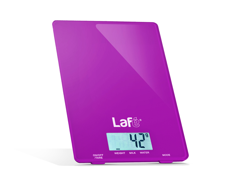 LAFWAG44596--Waga LAFE WKS001.3 to elektroniczna waga kuchenna w kolorze fioletowym. Niezwykle pomocna przy przygotowywaniu dań wymagających określonych porcji produktów. Jej szklana platforma o wymiarach 22x15 cm wyposażona w bardzo precyzyjne czujniki, pozwala 
