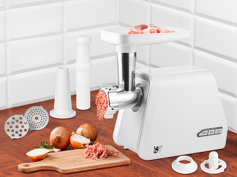 LAFMDM46918--Maszynka do mielenia mięsa MDM-002Szukasz szybkiej i wytrzymałej maszynki do mielenia mięsa, która pomoże Ci sprawnie przygotować rodzinny posiłek? Maszynka do mielenia MDM-002 idealnie sprawdzi się jako Twój niezbędny partner w kuchni. Z łatwością z