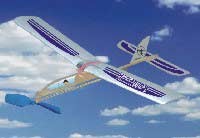 HM/30020--Prosty w montażu model WAŻKA z napędem gumowym. Kadłub samolot zbudowany jest z drewna a skrzydła konstrukcyjne pokrywane papierem. Dodatkowo w zestawie podwozie z kółkami. Całość jest do samodzielnego montażu.