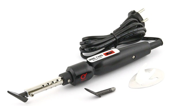 QM/606-1--Żelazko trymujące służące do precyzyjnych wykończeń, wyprodukowane przez firmę Q-Model.