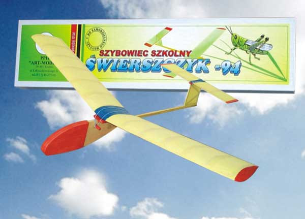 HM/20040--Bardzo prosty w samodzielnym montażu model szkolny szybowca ŚWIERSZCZYK. Model wykonany z olchy, lipy i elementów sosnowych zawartych w zestawie.Uwaga: Model jest w wersji KIT - w zestawie są tylko części mechaniczne kadłuba do własnoręcznego złożeni