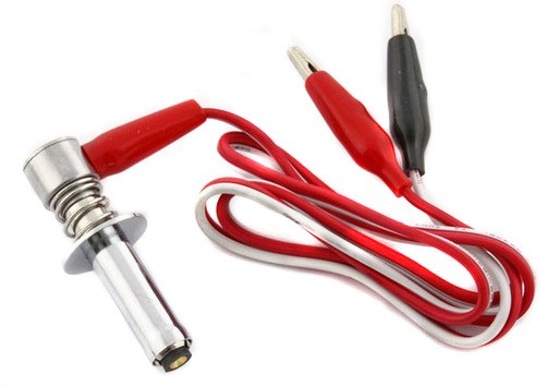 QM/179--Klips nasadowy to najpopularniejsze urządzenie używane do nagrzewania świec żarowych. Wyprowadzenie z krokodylkami podłączane jest bezpośrednio pod ogniwo niklowe 1.2V lub do panelu startowego.