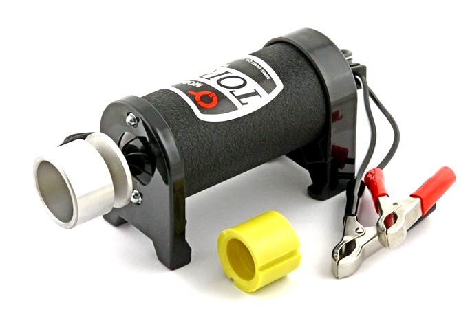 QM/712--Rozrusznik firmy Q-Model do silników z zapłonem żarowym o maksymalnej pojemności do 20 ccm.Mocny, 12-woltowy (17 kg) rozrusznik służący do rozruchu żarowych silników modelarskich o maksymalnej pojemności 20 ccm (1.20 cu in). Specjalna osłona skuteczn