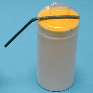 QUST7049--Lont z kapslem przeznaczony do odpalania świec dymnych z serii AX-60. Zestaw zawiera 5 sztuk.