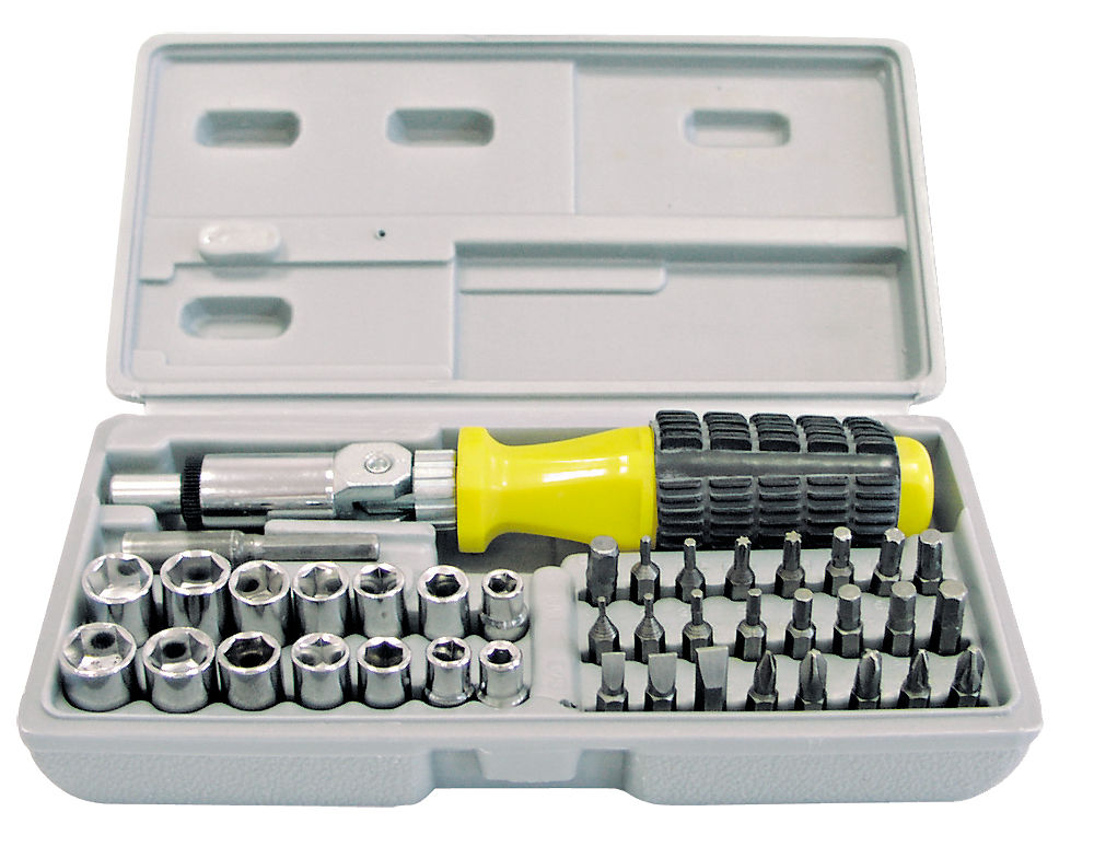 10013--10013 Wkrętak z grzechotką i bitami zestaw 40 element&amp;oacute;w, MegaDane techniczne:Rękojeść gumowa z przegubem i grzechotką 3 pozycyjną.Łącznik nasadek- 1 szt.Nasadki 1/4""- 14 szt.metryczne 6,7,8,9,10,11,12 mmcalowe 3/16"&quo