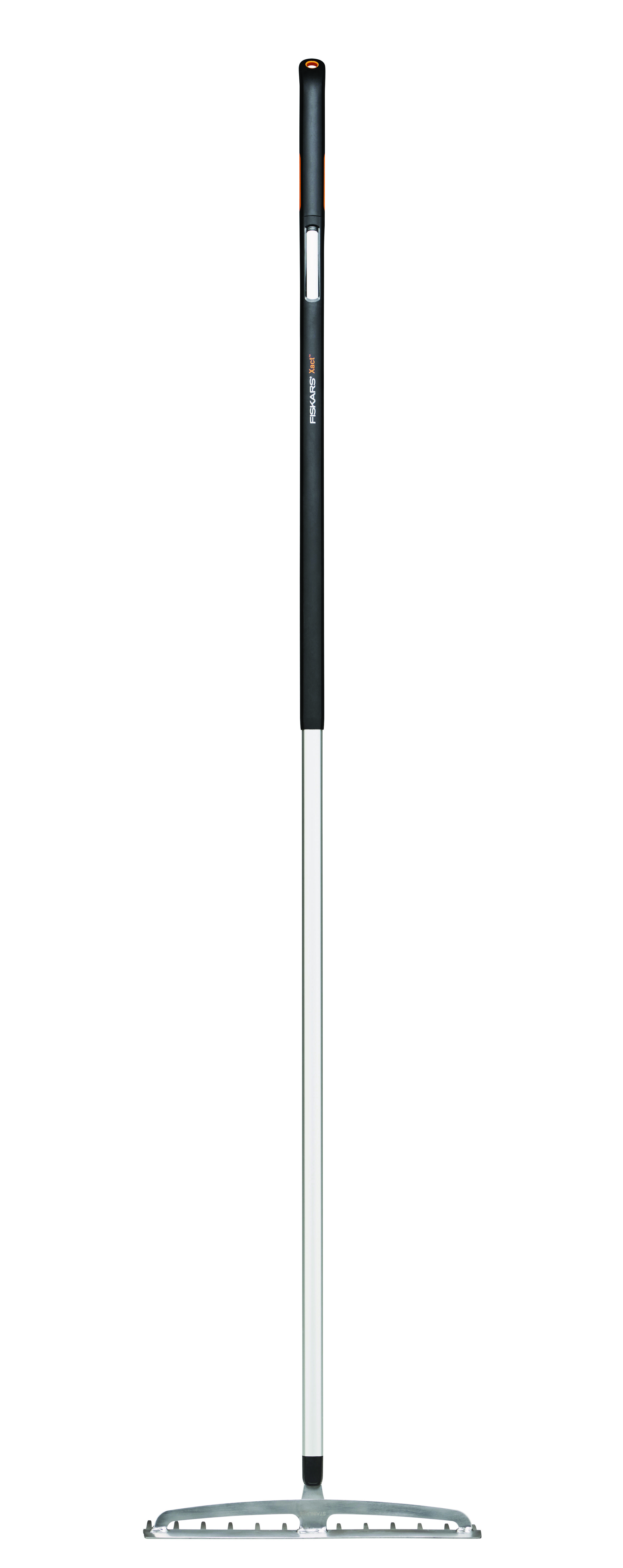F1027039--Fiskars Solid&amp;trade; to gama funkcjonalnych narzędzi charakteryzujących się trwałością i wytrzymałością, uniwersalnym zastosowaniem oraz jakością Fiskars. Grabie do r&amp;oacute;ż Xact to idealne narzędzie do pracy w trudno dostępnych mie