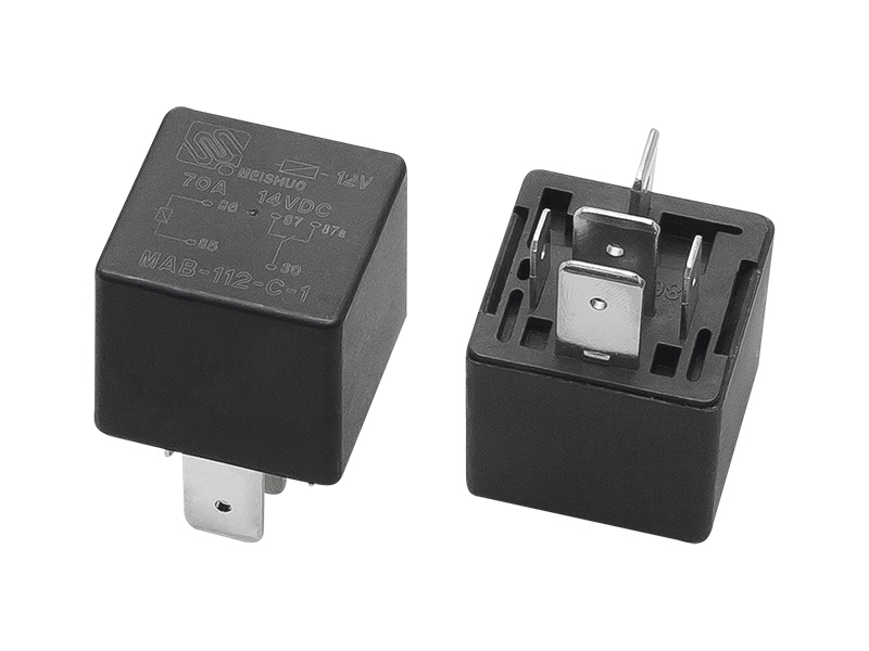 0388#--Przekaźnik samochodowy 4120 12V/70A (MAB112C1).DANE TECHNICZNE:- Imax:&amp;nbsp;70A- Umax: 15.6V DC- R cewki:&amp;nbsp;90&amp;Omega;- In:&amp;nbsp;133,3mA- Trwałość mechaniczna:&amp;nbsp;106&amp;nbsp;przełączeń- Ilość par styk