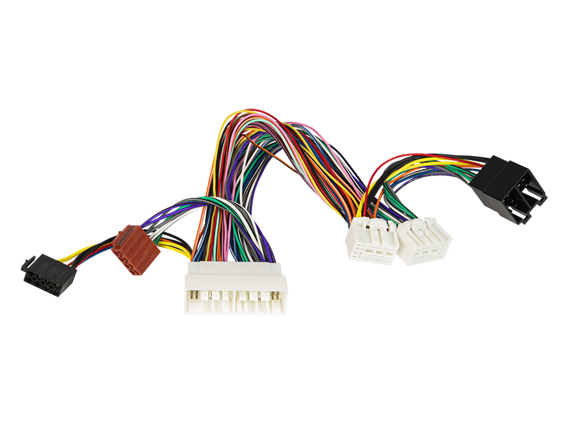 3819#--Złącze do zestaw&amp;oacute;w HF PARROT umożliwiające bezinwazyjne podłączenie elektryczne typu plug&amp;amp;play zestaw&amp;oacute;w głośnom&amp;oacute;wiących PARROT (wyposażonych z standardowe kostki ISO) do instalacji z fabrycznym