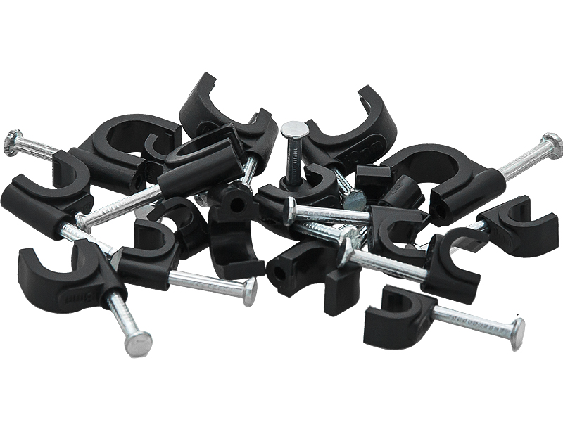 42-013#--Uchwyt do kabla o przekroju okrągłymUchwyty kablowe z gwoździem umożliwiają szybkie i pewne mocowanie przewod&amp;oacute;w do podłoża drewnianego lub gazobetonowego.  Są stosowane przy instalacjach antenowych, alarmowych, sieciach teleinformatycz