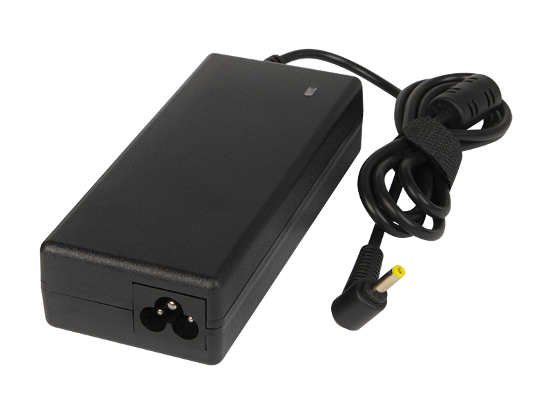 4214#--Zasilacz do laptopa Lenovo 20V/4,5A 90WZasilacz dedykowany do urządzeń marki Lenovo 20V 4,5A 90W z wtykiem kątowym 4,0 x 1,7mm. Wykonany z materiał&amp;oacute;w wysokiej jakości z wbudowaną automatyczną ochroną przed przepięciami oraz zwarciem.Ce