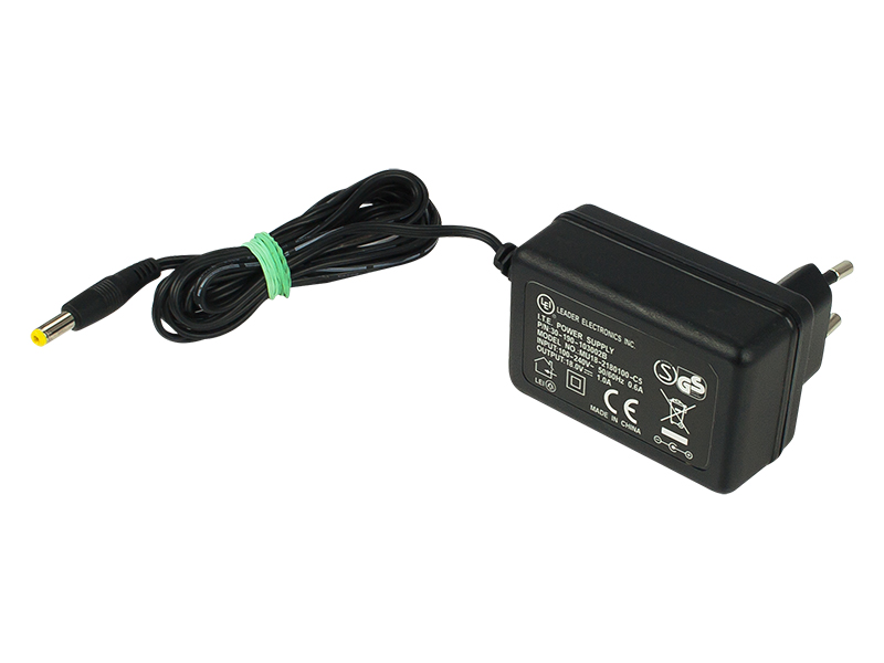 4328#--Zasilacz impulsowy 18V/1000mA z przewodem z wtykiem DC 1,7/5,0.- Typ zasilacza: impulsowy- Napięcie zasilania: 18V- Natężenie: 1000mA- Wtyk: DC 1,7/5,0