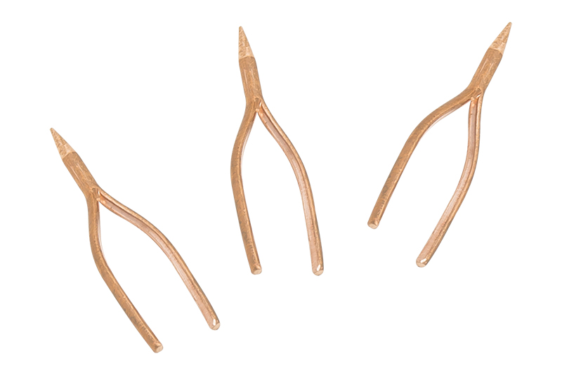 4401#--Grot miedziany ostry /do lutownicy  Grot miedziany przeznaczony jest do lutownic. Wysokiej jakości gro posiada dobre właściwości termo przewodzące, kt&amp;oacute;re sprawiają, że grot nagrzewa się do optymalnej temperatury w kr&amp;oacute;tki