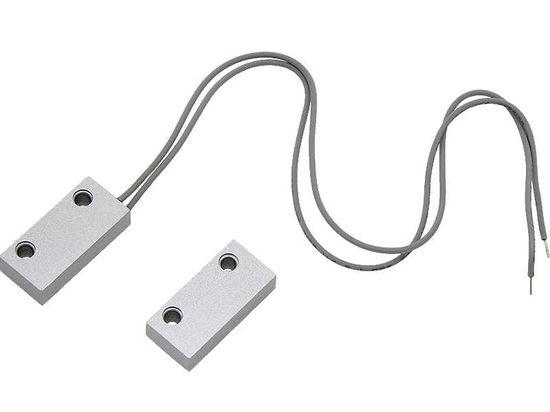 4929#--- Wyjście: NC- Szczelina: 20mm- Napięcie: 100 V DC- Pob&amp;oacute;r prądu: 500 mA- Wymiary: 50 x 16 x 9,6 mm- Typ instalacji: w drzwiach- Obudowa metalowa&amp;nbsp;
