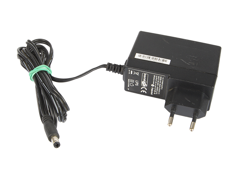 5899#               --5899#                Zasilacz impulsowy 12v/2000ma(+) 2,5/5,5