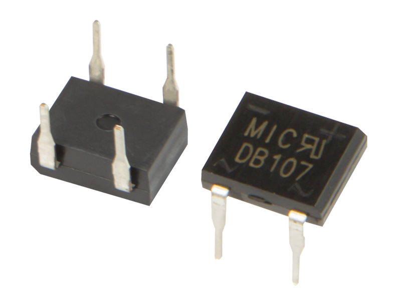 6366#--Specyfikacja:&amp;nbsp;- Napięcie maksymalne:&amp;nbsp;1000V&amp;nbsp;- Prąd przewodzenia:&amp;nbsp;1A- Mostek jednofazowy&amp;nbsp;- Wymiary: 8x6,3x2,3mm&amp;nbsp;