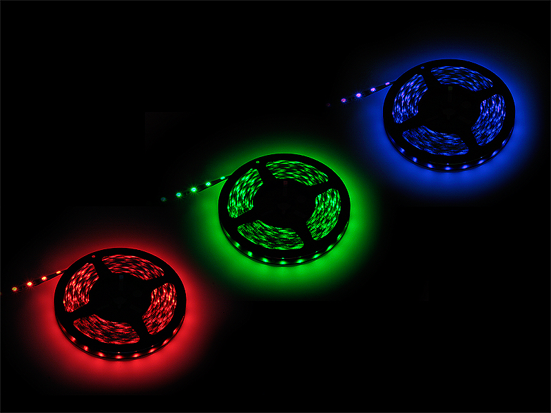 70-943#--Taśma LED kolor RGB.&amp;nbsp;Produkt wykonany został na elastycznej i wytrzymałej taśmie o podłożu PCB. Źr&amp;oacute;dłem światła są diody LED SMD kt&amp;oacute;re emitują mocne światło. Dzięki możliwości dzielenia (co 5cm - 3 diody LED