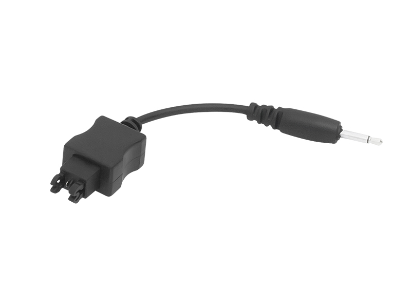75-826#             --Przyłącze z wtykiem microjack 2,5mm oraz wtykiem do starszych modeli telefon&amp;oacute;w marki Sony Ericsson.- Złącza: 1 x microjack 2,5 mm, 1 x wtyk do starszych modeli telefon&amp;oacute;w marki Sony Ericsson