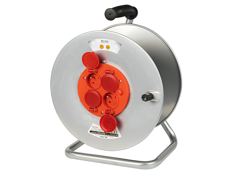 98-099#--Funkcjonalny bęben przedłużacza wyr&amp;oacute;żniający się solidną i mocną obudową, kt&amp;oacute;ra wykonana została z metalu. Wyposażony jest w cztery gniazda sieciowe z bolcami uziemiającymi oraz z klapkami samozamykającymi, zapewnia on k