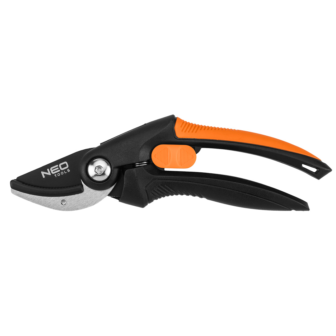 TOP-15-211--Sekator kowadełkowy,  długość całkowita 210 mm, maksymalna średnica cięcia 20 mm, trwałe stalowe ostrza z powłoką nieprzywierającą, ergonomiczny uchwyt z polipropylenu z miękkimi elementami TPR, ostrze kowadełkowe do twardego i suchego drewna, blokad