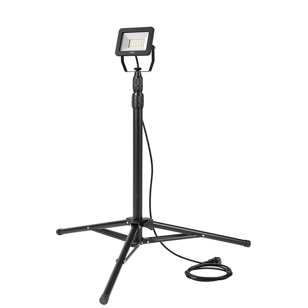 TOP-99-059--Reflektor pojedynczy NEO moc 30W, 2550 lumenów, 230V 50Hz, SMD LED, czas pracy 25 000h, 6500K, aluminiowy korpus, IP65, CRI Ra  80, kąt świecenia 120 stopni, ON/OFF  15 000 cykli, przewód z wtyczką 3m, temperatura pracy -25+45, współczynnik mocy >