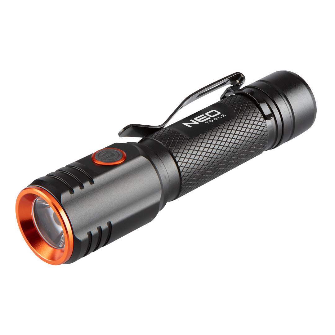 TOP-99-067--Latarka akumulatorowa USB C 2000 lm, 20W, CHN LED, zasięgu 180m, wskaźnik naładowania baterii, wskaźnik ładowania, akumulator li-ion 3.7V 2200mAh, magnes, aluminiowy korpus, przewód USB C, zaczep na kieszeń, anodyzowana powierzchnia korpusu, IPX6, cz